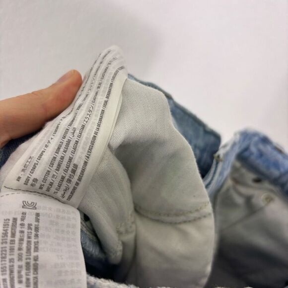 Abercrombie & Fitch Light Wash The 90's Ultra High Rise Straight Leg Jeans - Picture 8 of 8